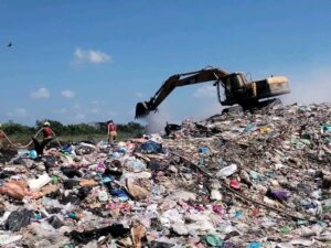Incendio en basurero de Cunduacán ha sido controlado en un 50%: Protección Civil 