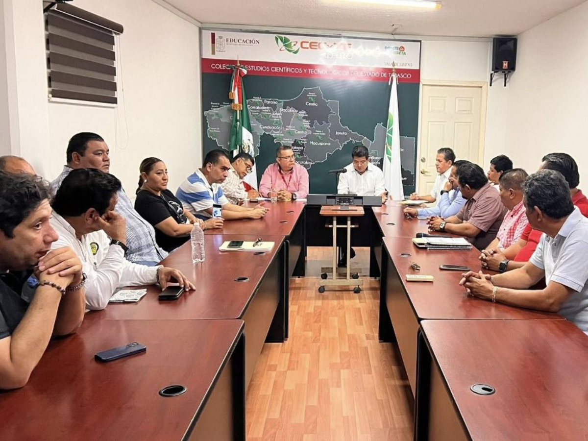 Dialogan autoridades del CECyTE, la Secretaría de Educación, maestros y administrativos Sistema en busca de soluciones a particiones de laborales.